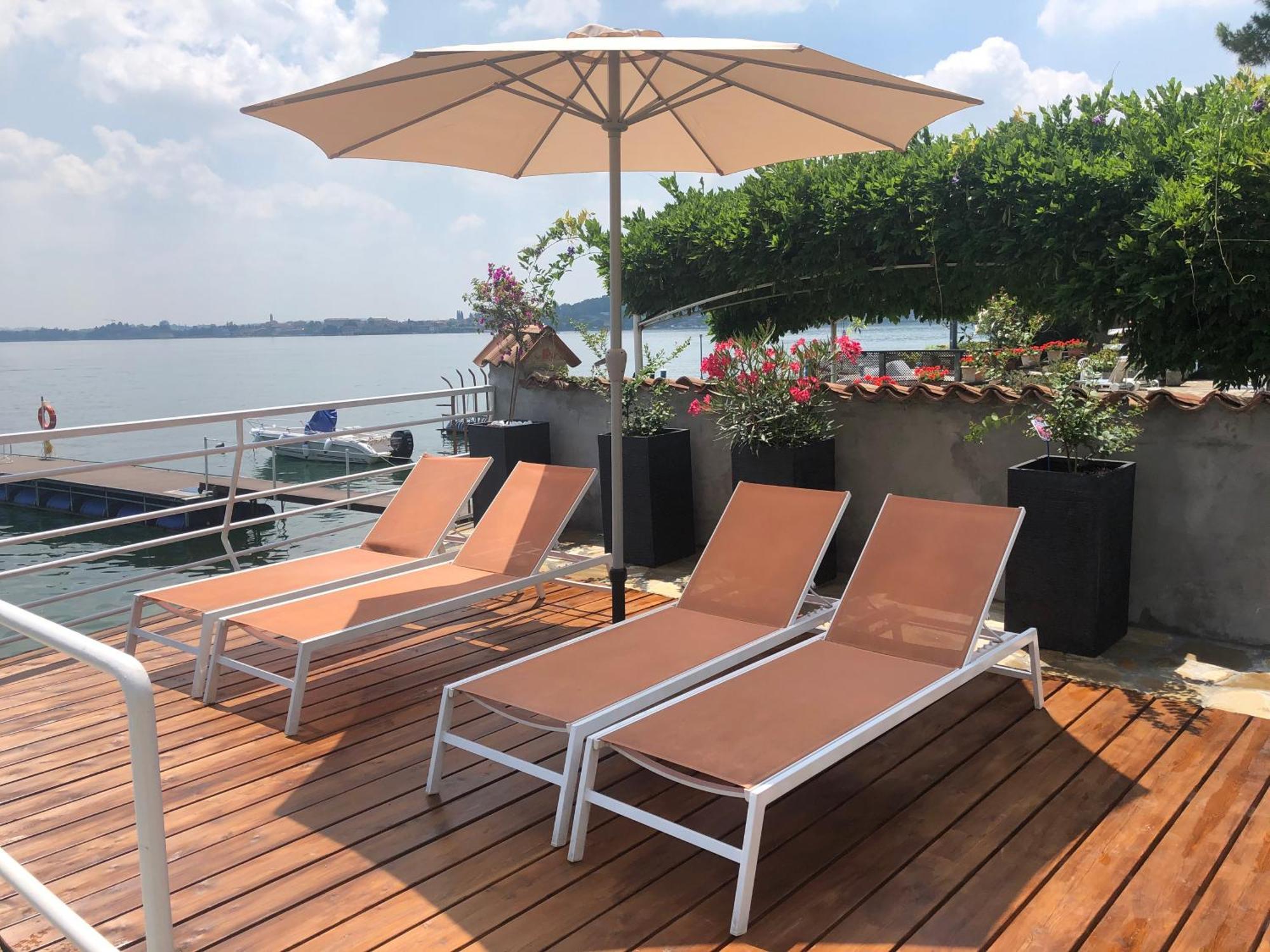 Villa Anastasye Your Lakefront Vacation Rental Predore Exterior foto