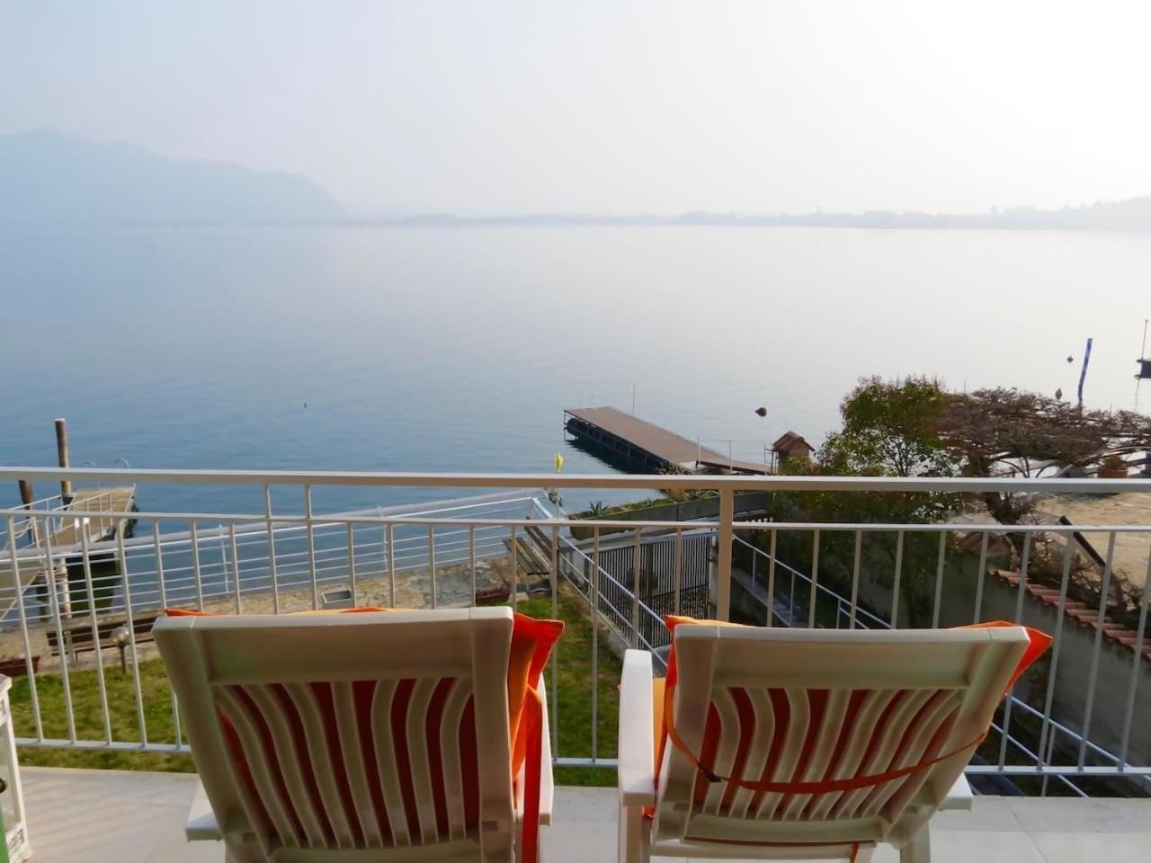 Villa Anastasye Your Lakefront Vacation Rental Predore Habitación foto