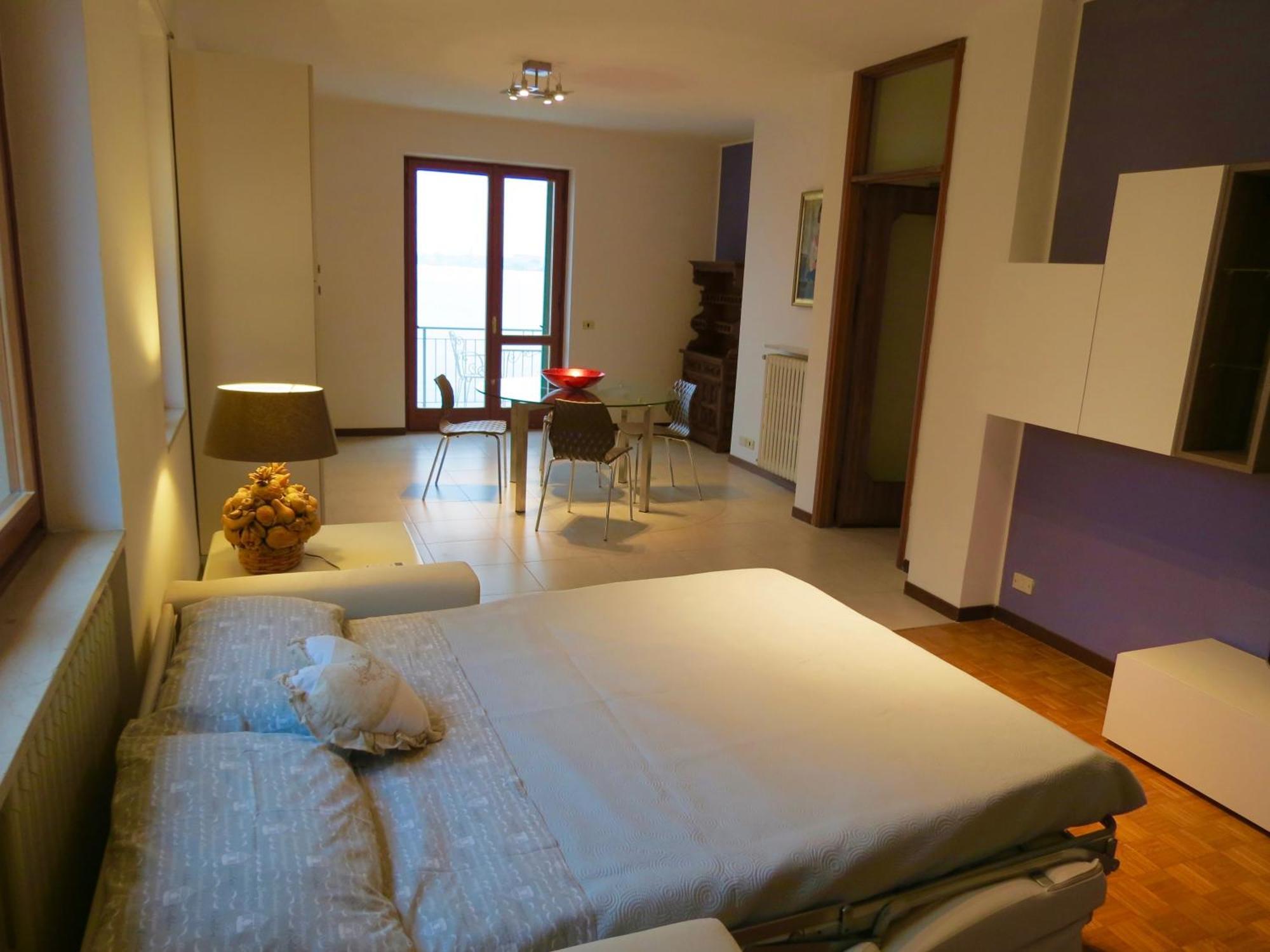 Villa Anastasye Your Lakefront Vacation Rental Predore Habitación foto